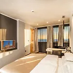 The View Luxury Bed & Breakfast 4*
