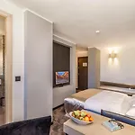 The View Luxury Bed & Breakfast 4*