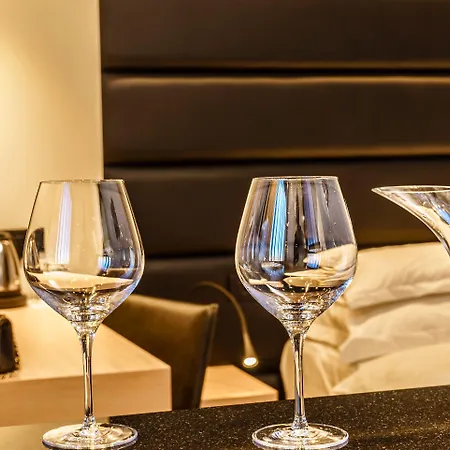 뷰 럭셔리 룸스 4* 스플리트