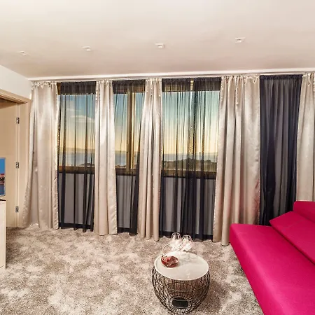 뷰 럭셔리 룸스