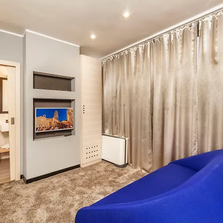 뷰 럭셔리 룸스 4* 스플리트