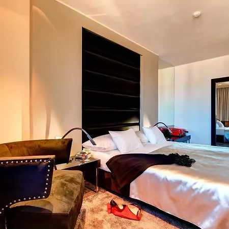 뷰 럭셔리 룸스 4* 스플리트