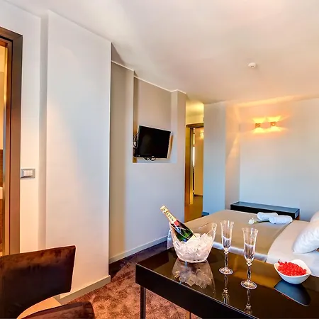 뷰 럭셔리 룸스 B&B 4*