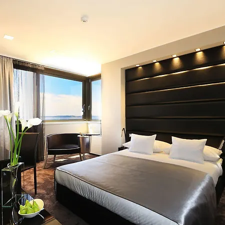 The View Luxury 4* Сплит