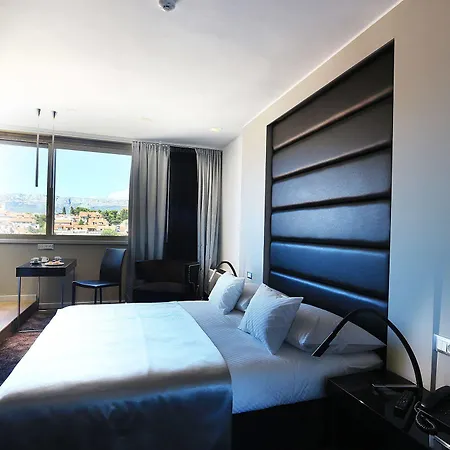 뷰 럭셔리 룸스 B&B 4*