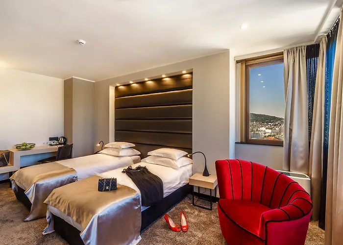 ザ ビュー ラグジュアリー ルームス