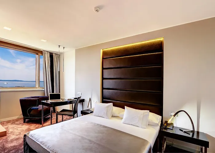 ザ ビュー ラグジュアリー ルームス 4*