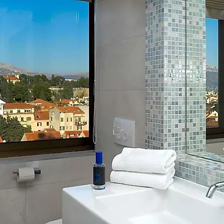 The View Luxury 4* Split