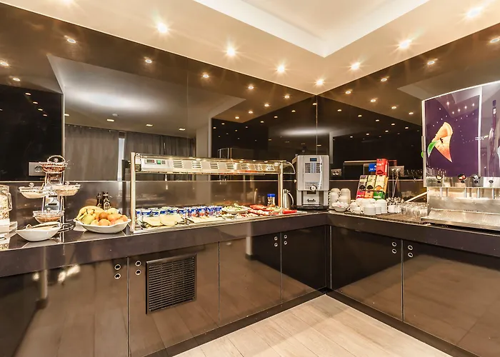 לינה וארוחת בוקר The View Luxury