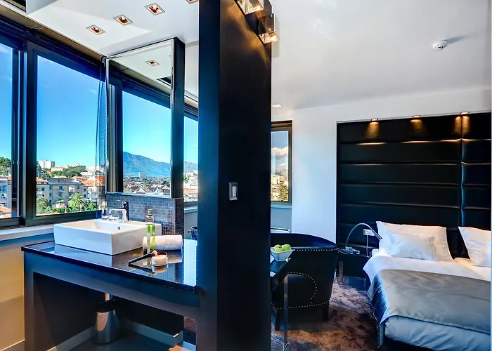 The View Luxury 4* ספליט