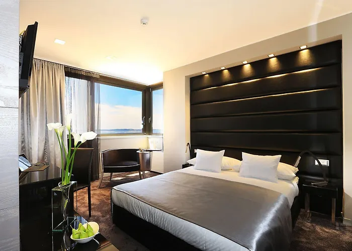 The View Luxury 4* ספליט